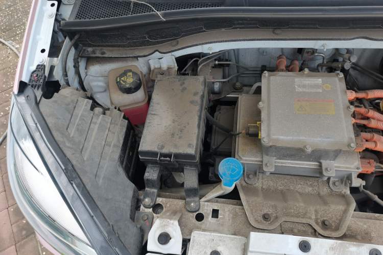 Used Roewe Clever 2022 311km QiQi BoBo Edition Engine Bay Right