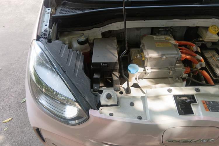 Used Roewe Clever 2022 311km QiQi BoBo Edition Engine Bay Right