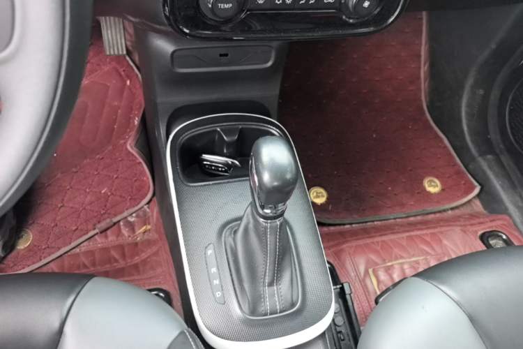 Used Roewe Clever 2022 311km QiQi BoBo Edition Gear Lever