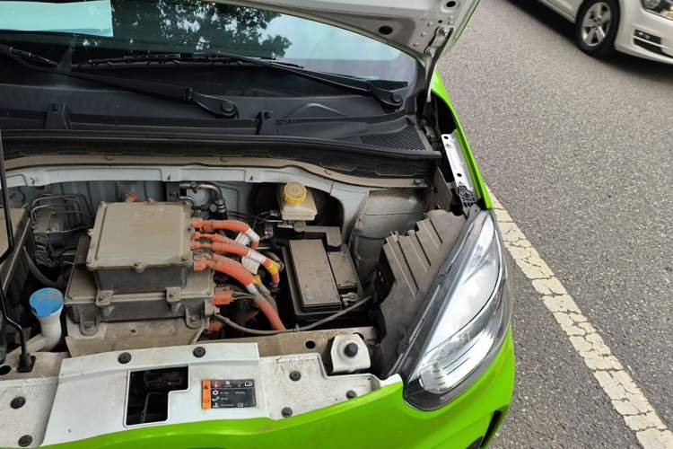 Used Roewe Clever 2022 311km QiQi BoBo Edition Engine Bay Left