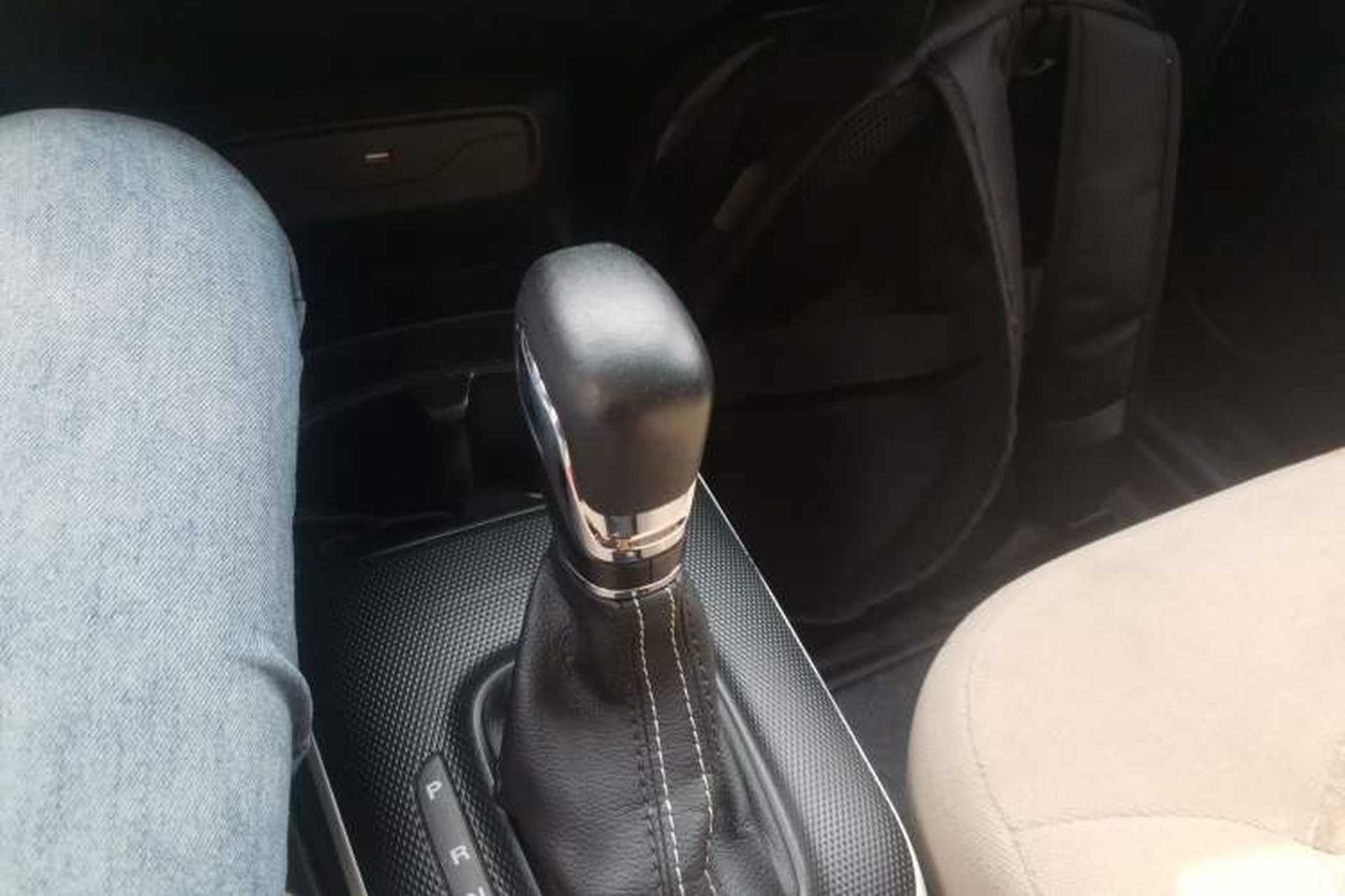 Used Roewe Clever 2022 311km QiQi BoBo Edition Gear Lever