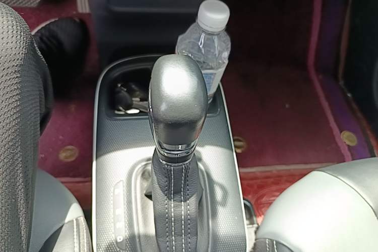 Used Roewe Clever 2022 311km QiQi BoBo Edition Gear Lever
