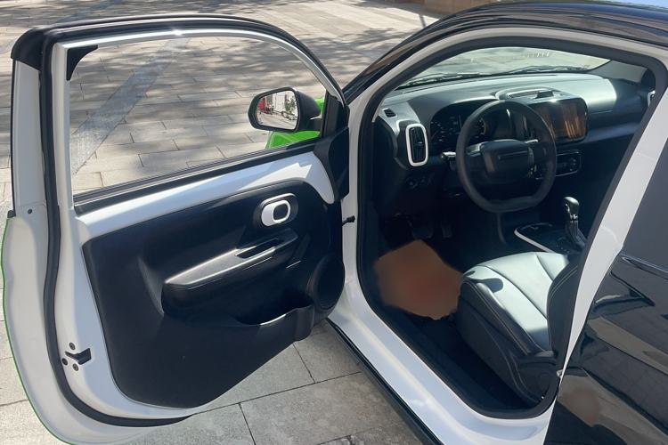 Used Roewe Clever 2022 311km QiQi BoBo Edition Interior 3
