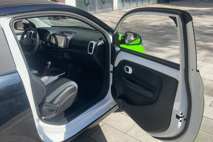 Used Roewe Clever 2022 311km QiQi BoBo Edition Interior 4