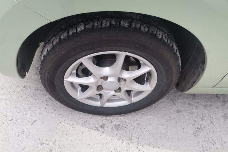 Used Roewe Clever 2022 311km QiQi BoBo Edition Left Front Wheel Hub