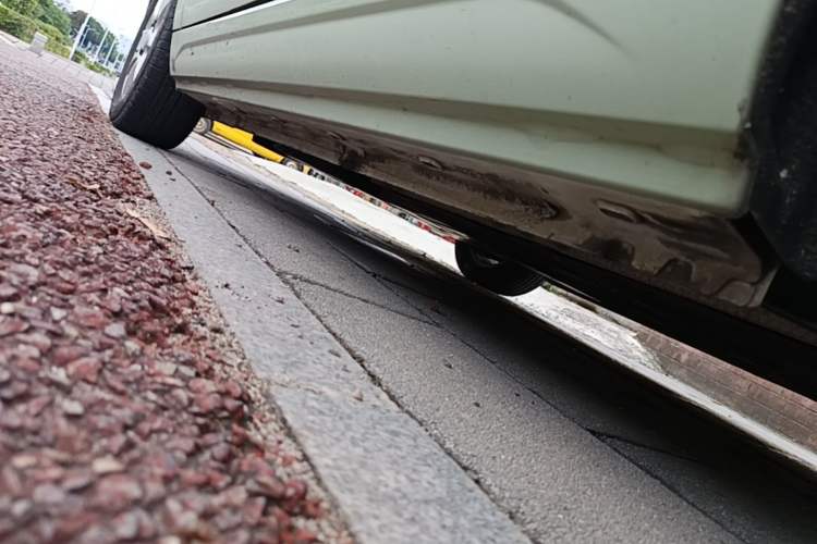 Used Roewe Clever 2022 311km QiQi BoBo Edition Left Side Sill