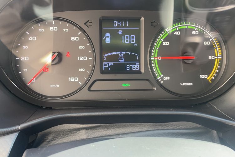 Used Roewe Clever 2022 311km QiQi BoBo Edition Odometer Close Up