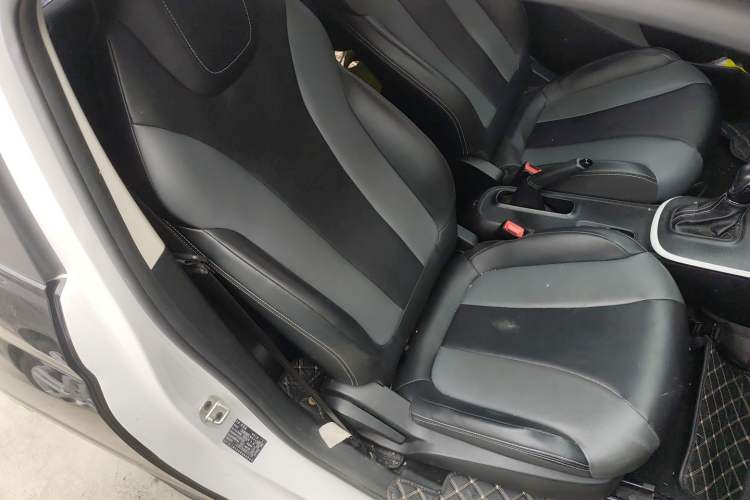 Used Roewe Clever 2022 311km QiQi BoBo Edition Right Front Seat