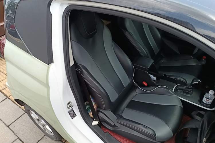 Used Roewe Clever 2022 311km QiQi BoBo Edition Right Front Seat