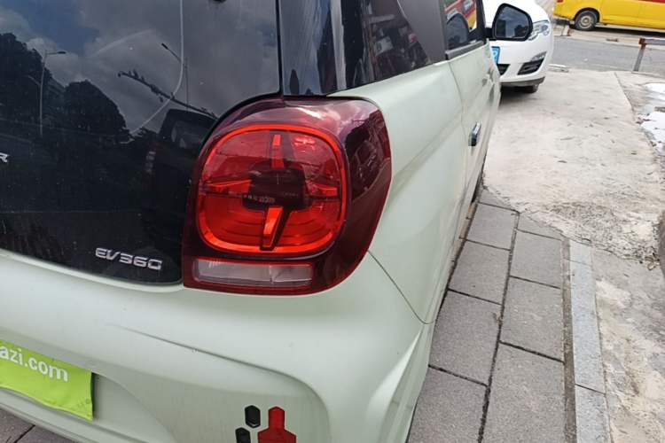 Used Roewe Clever 2022 311km QiQi BoBo Edition Right Rear Taillight