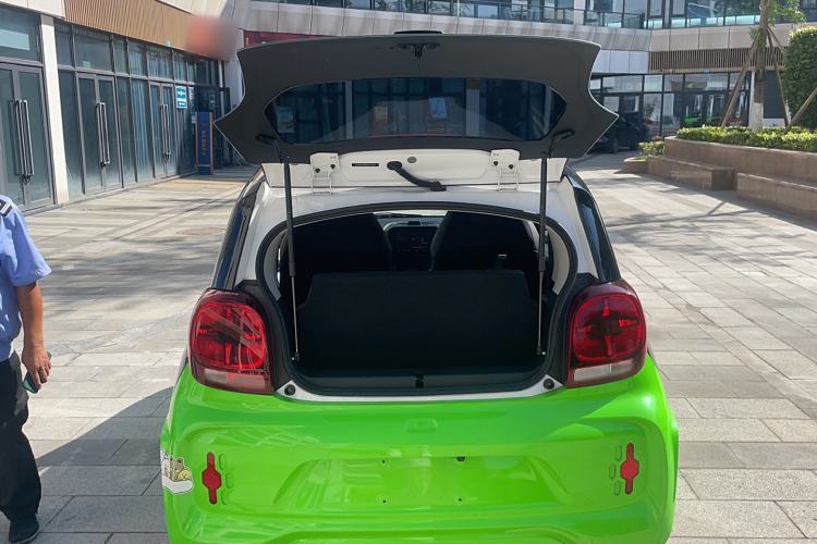 Used Roewe Clever 2022 311km QiQi BoBo Edition Trunk