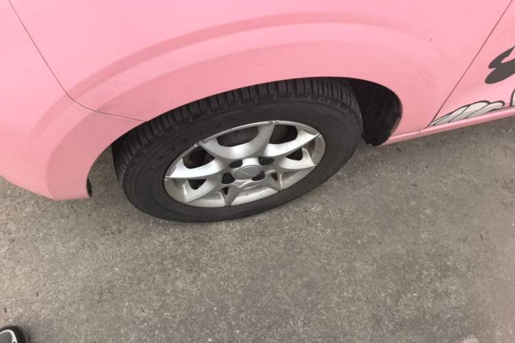 Used Roewe Clever 2022 311km QiQi BoBo Edition Left Front Wheel Hub