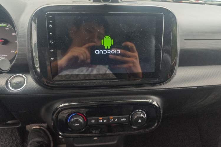 Used Roewe Clever 2022 311km QiQi BoBo Edition Audio And AC Panel