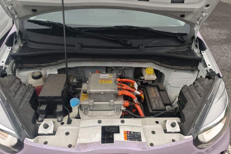 Used Roewe Clever 2022 311km QiQi BoBo Edition Engine Bay