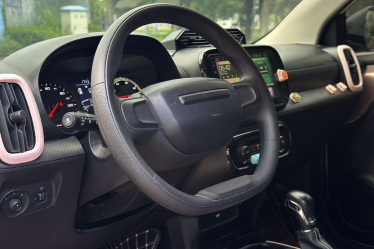 Used Roewe Clever 2022 311km QiQi BoBo Edition Interior 3