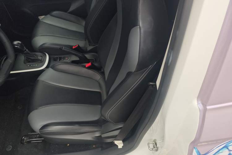 Used Roewe Clever 2022 311km QiQi BoBo Edition Left Front Seat