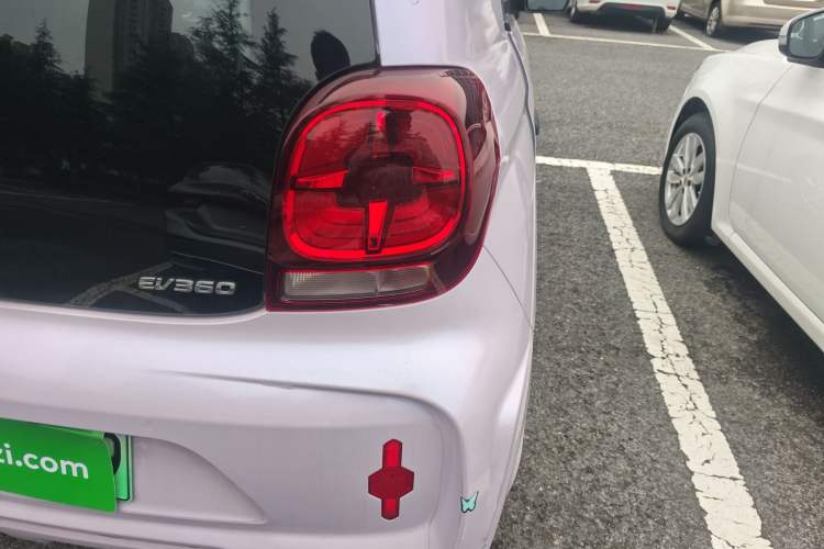 Used Roewe Clever 2022 311km QiQi BoBo Edition Right Rear Taillight