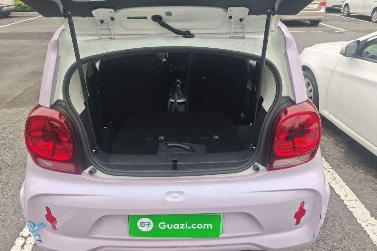 Used Roewe Clever 2022 311km QiQi BoBo Edition Trunk