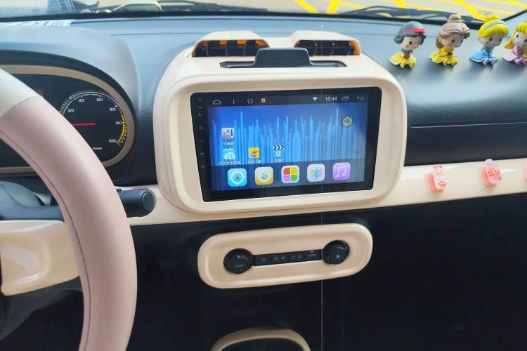 Used Roewe Clever 2022 311km QiQi BoBo Edition Audio And AC Panel