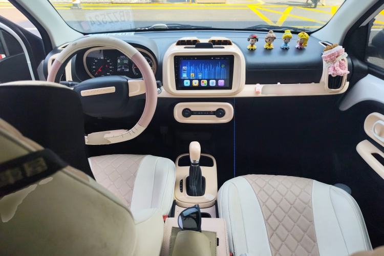 Used Roewe Clever 2022 311km QiQi BoBo Edition Center Console
