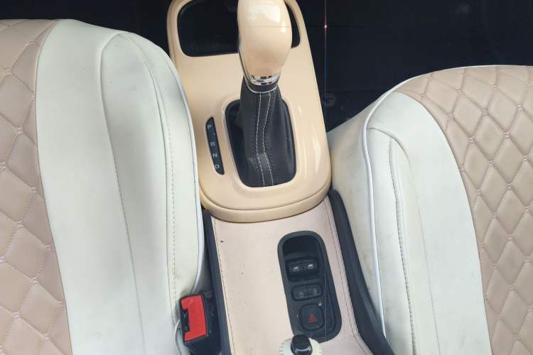 Used Roewe Clever 2022 311km QiQi BoBo Edition Gear Lever