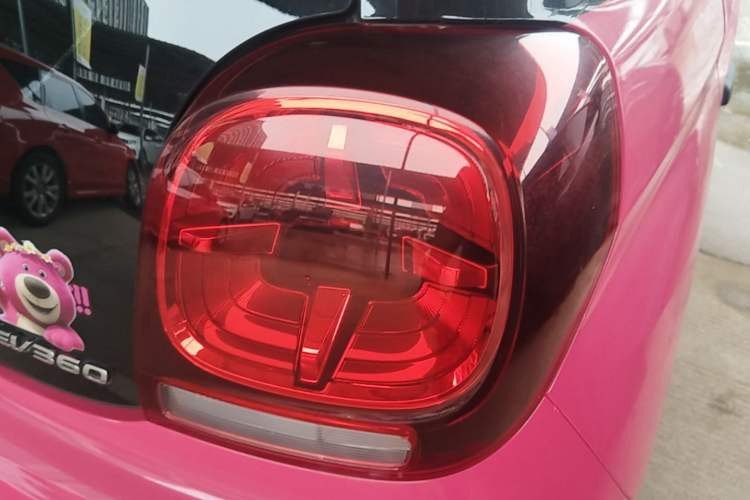 Used Roewe Clever 2022 311km QiQi BoBo Edition Right Rear Taillight