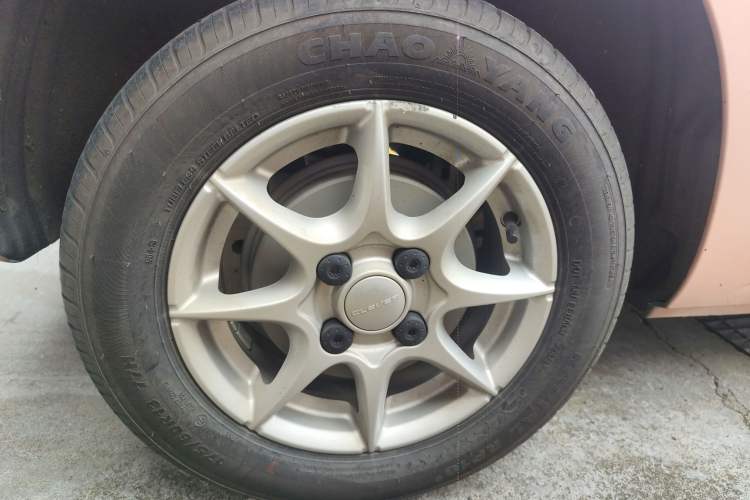 Used Roewe Clever 2022 311km QiQi BoBo Edition Right Rear Wheel Hub