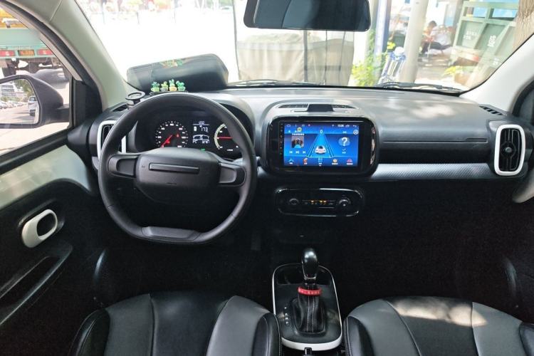 Used Roewe Clever 2022 311km QiQi BoBo Edition Center Console
