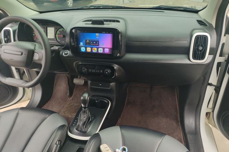 Used Roewe Clever 2022 311km QiQi BoBo Edition Center Console