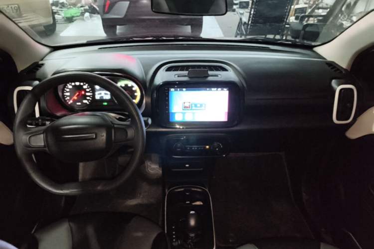 Used Roewe Clever 2022 311km QiQi BoBo Edition Center Console