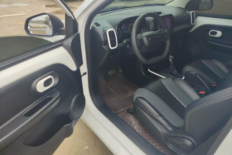 Used Roewe Clever 2022 311km QiQi BoBo Edition Driver Seat