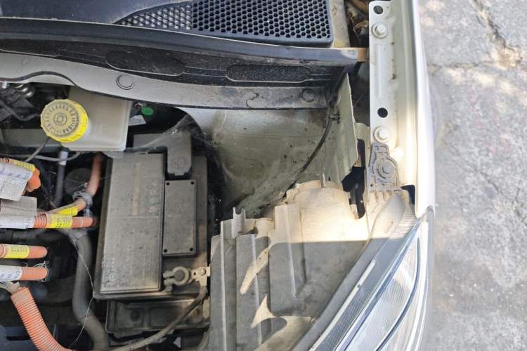 Used Roewe Clever 2022 311km QiQi BoBo Edition Engine Bay Left