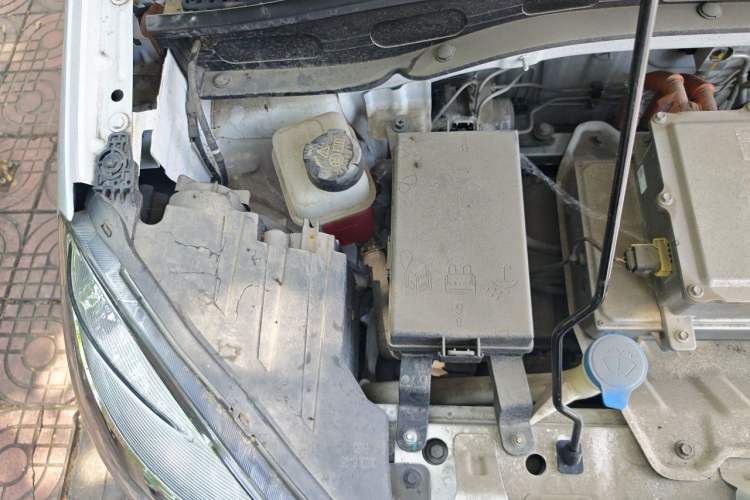 Used Roewe Clever 2022 311km QiQi BoBo Edition Engine Bay Right