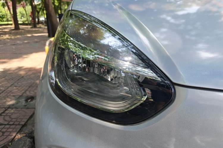 Used Roewe Clever 2022 311km QiQi BoBo Edition Right Front Headlight