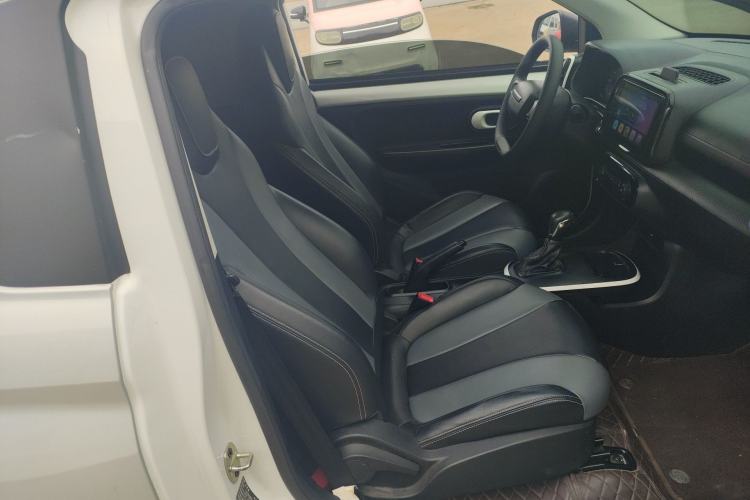 Used Roewe Clever 2022 311km QiQi BoBo Edition Right Front Seat