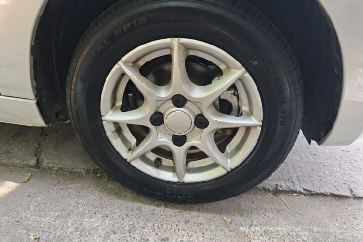 Used Roewe Clever 2022 311km QiQi BoBo Edition Right Front Wheel Hub