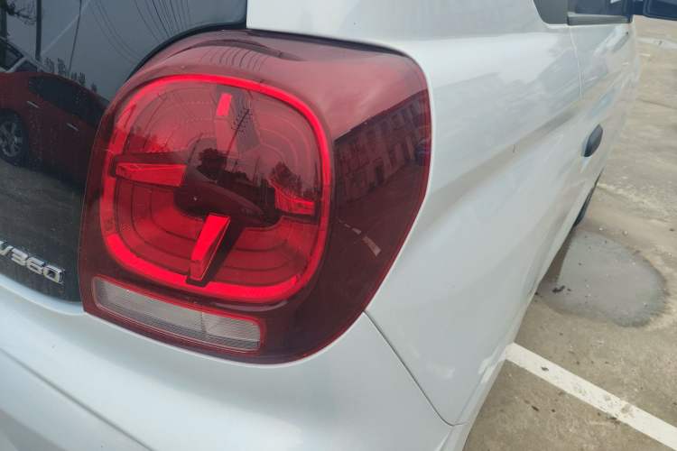 Used Roewe Clever 2022 311km QiQi BoBo Edition Right Rear Taillight