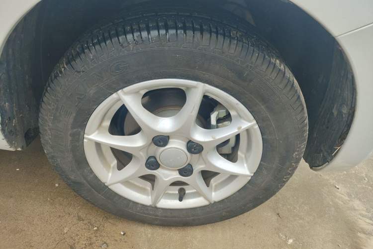 Used Roewe Clever 2022 311km QiQi BoBo Edition Right Rear Wheel Hub