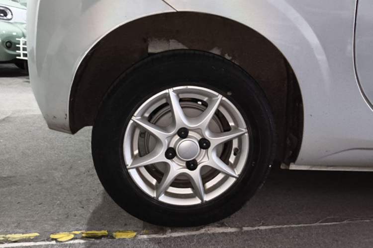 Used Roewe Clever 2022 311km QiQi BoBo Edition Right Rear Wheel Hub
