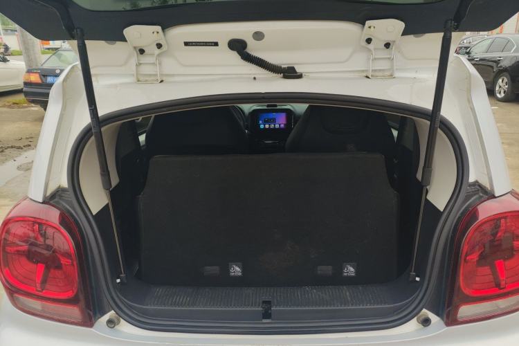 Used Roewe Clever 2022 311km QiQi BoBo Edition Trunk