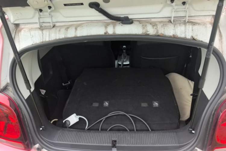Used Roewe Clever 2022 311km QiQi BoBo Edition Trunk