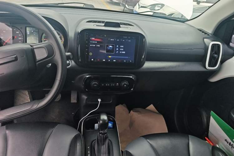 Used Roewe Clever 2022 311km QiQi BoBo Edition Audio And AC Panel