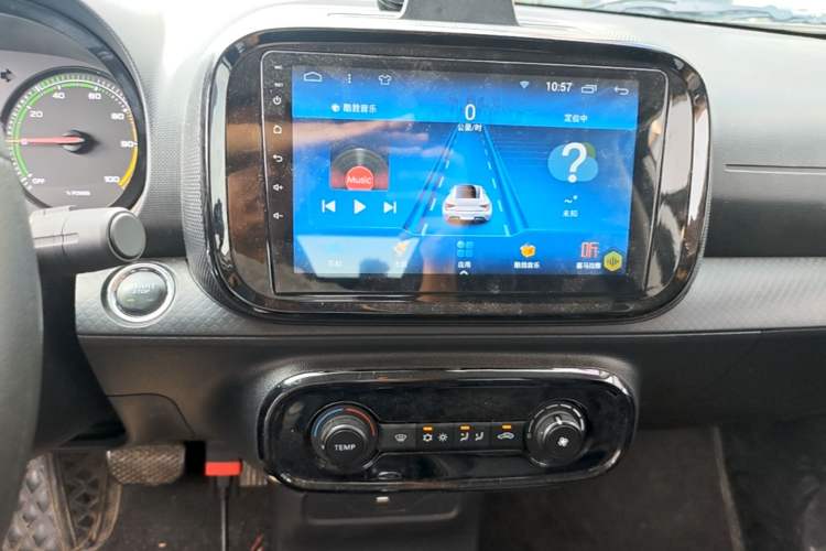 Used Roewe Clever 2022 311km QiQi BoBo Edition Audio And AC Panel