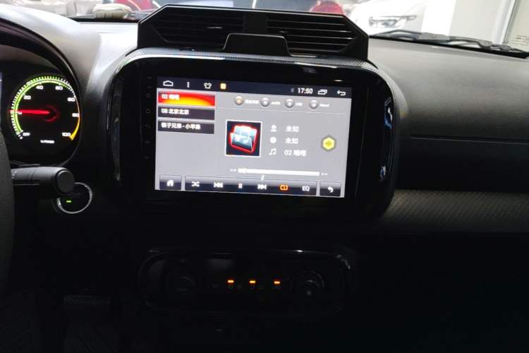 Used Roewe Clever 2022 311km QiQi BoBo Edition Audio And AC Panel