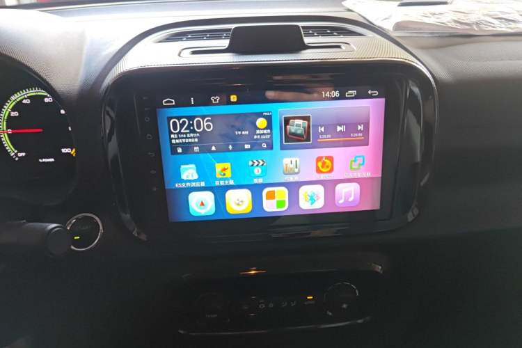Used Roewe Clever 2022 311km QiQi BoBo Edition Audio And AC Panel