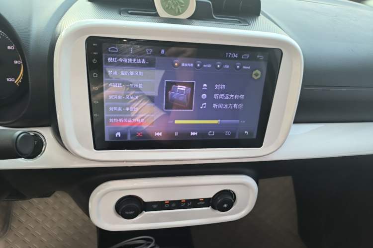 Used Roewe Clever 2022 311km QiQi BoBo Edition Audio And AC Panel