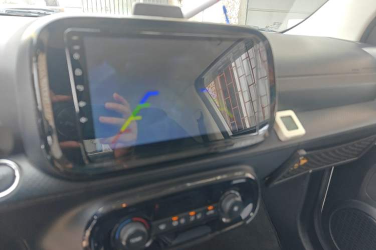 Used Roewe Clever 2022 311km QiQi BoBo Edition Audio And AC Panel
