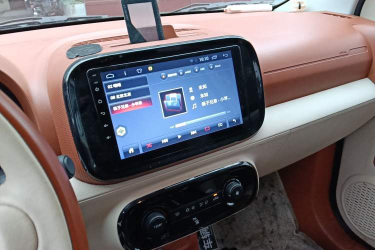 Used Roewe Clever 2022 311km QiQi BoBo Edition Audio And AC Panel