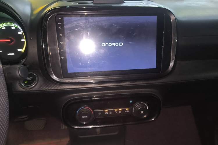 Used Roewe Clever 2022 311km QiQi BoBo Edition Audio And AC Panel