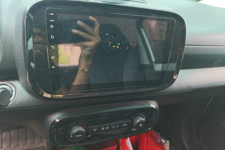 Used Roewe Clever 2022 311km QiQi BoBo Edition Audio And AC Panel
